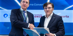 Foto de los firmantes del acuerdo