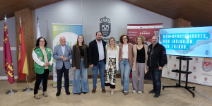 Foto del acto de firma del acuerdo en Los Alcázares