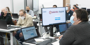 Fotografía de uno de los cursos de 'Por Talento Digital'
