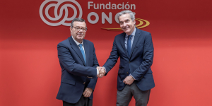 Foto de los firmantes del acuerdo en Fundación ONCE