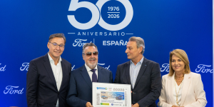 Foto de la entrega de Cupón de la ONCE a Ford