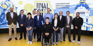 Foto de familia del acto de presentación