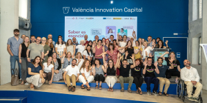 Foto de familia del acto de Esenciales en Valencia