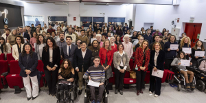 Foto de familia con los becados