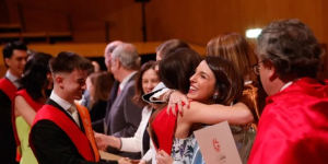Foto del acto de graduación de la Universidad San Jorge