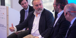 Foto de la intervención de José Luis Borau