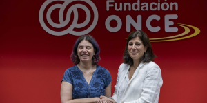 Foto de los firmantes del acuerdo en Fundación ONCE