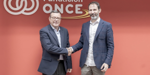 Foto de los firmantes del acuerdo en la sede de Fundación ONCE