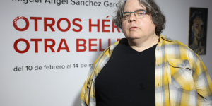 Foto del autor en la inauguración en Cambio de Sentido