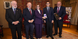 Fotio del acto de entrega de la distinción