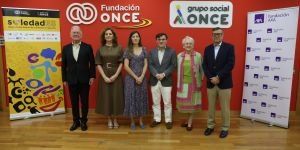 Foto de familia en la presentación del estudio en Fundación ONCE