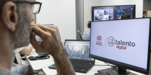 Foto del proyecto Por Talento Digital en pantalla