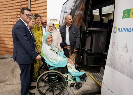 Foto del director general de Fundación once en un momento de la donación