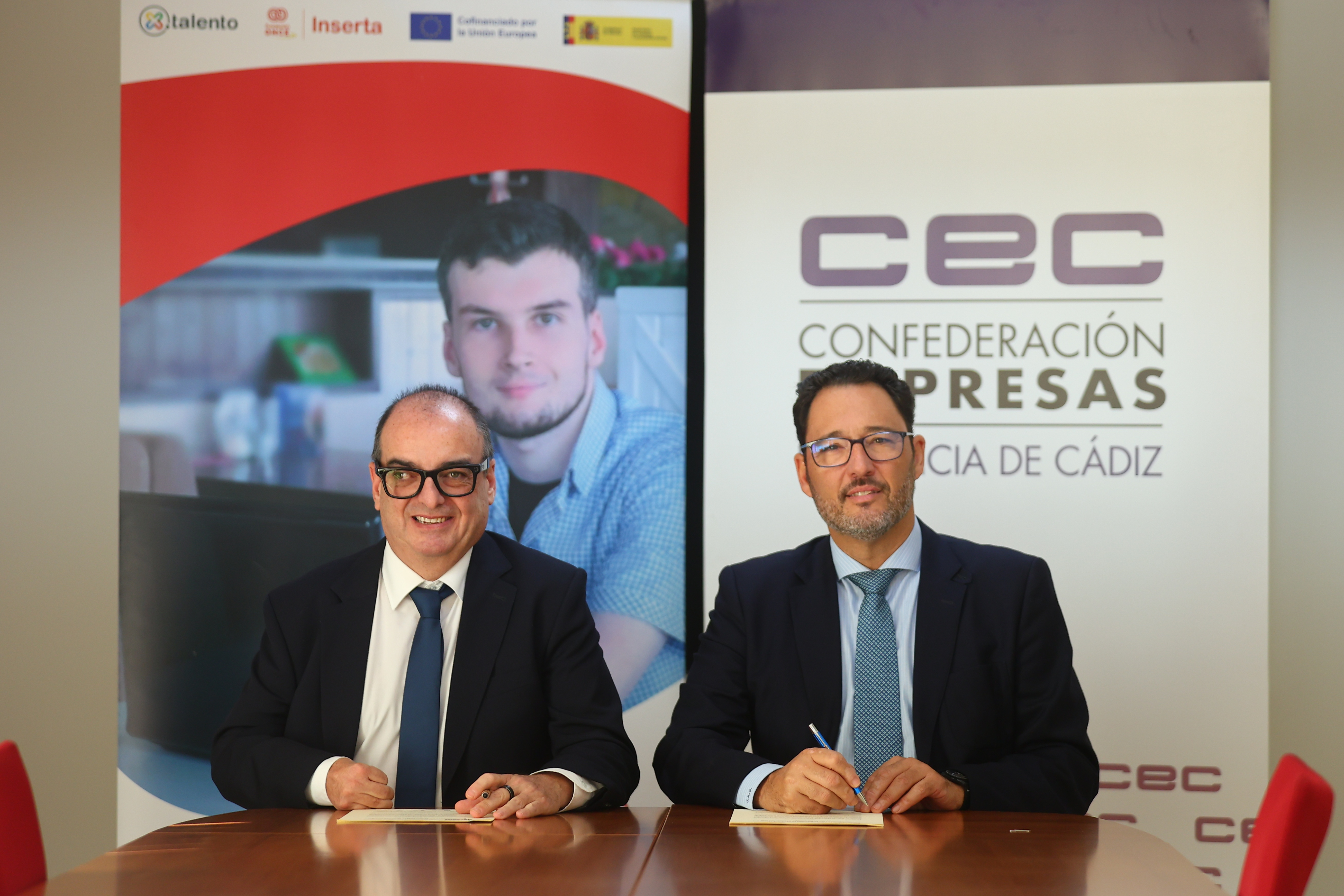 Momento de la firma del convenio