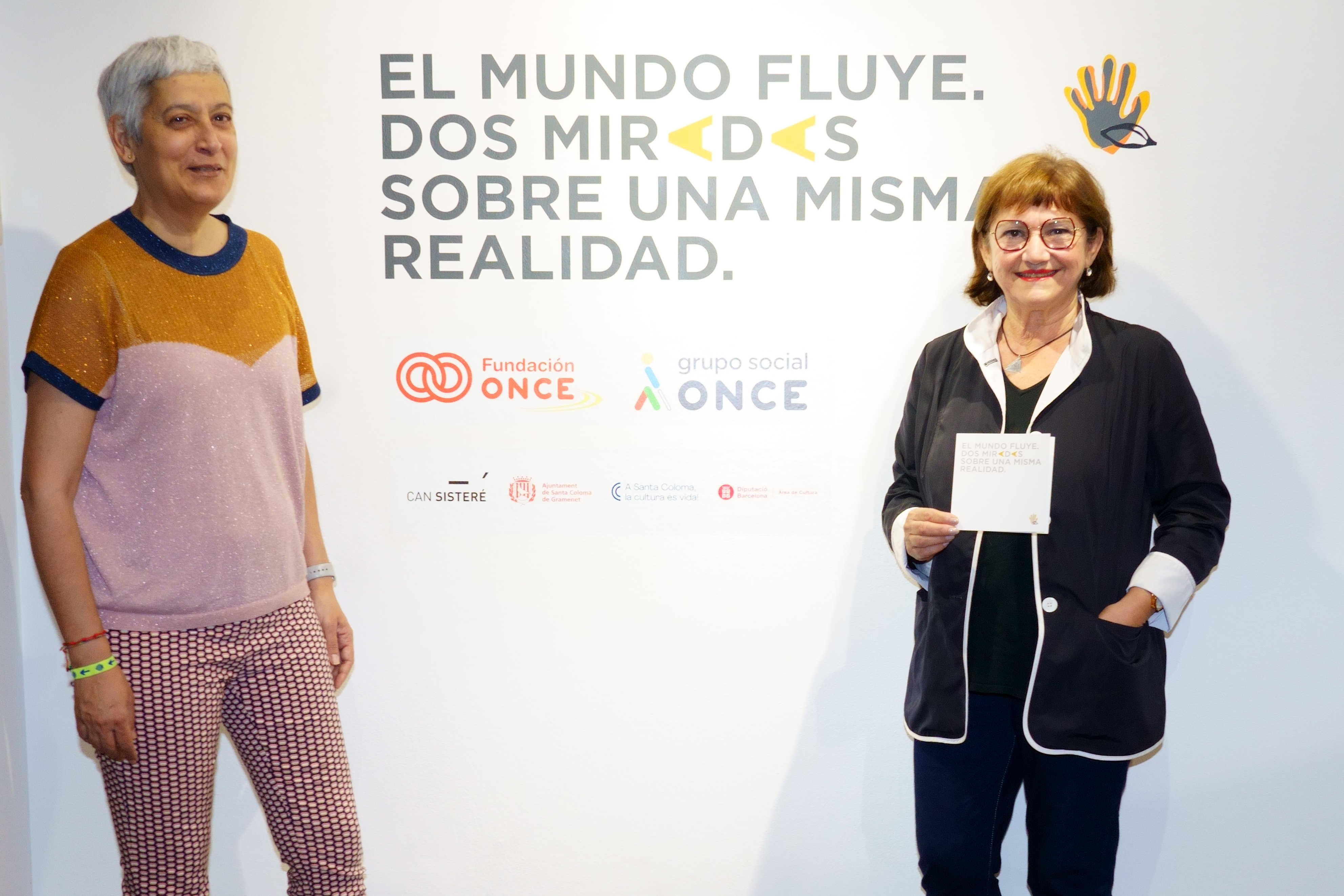 Fotografía de la inauguración de la exposición en Santa Coloma de Gramenet