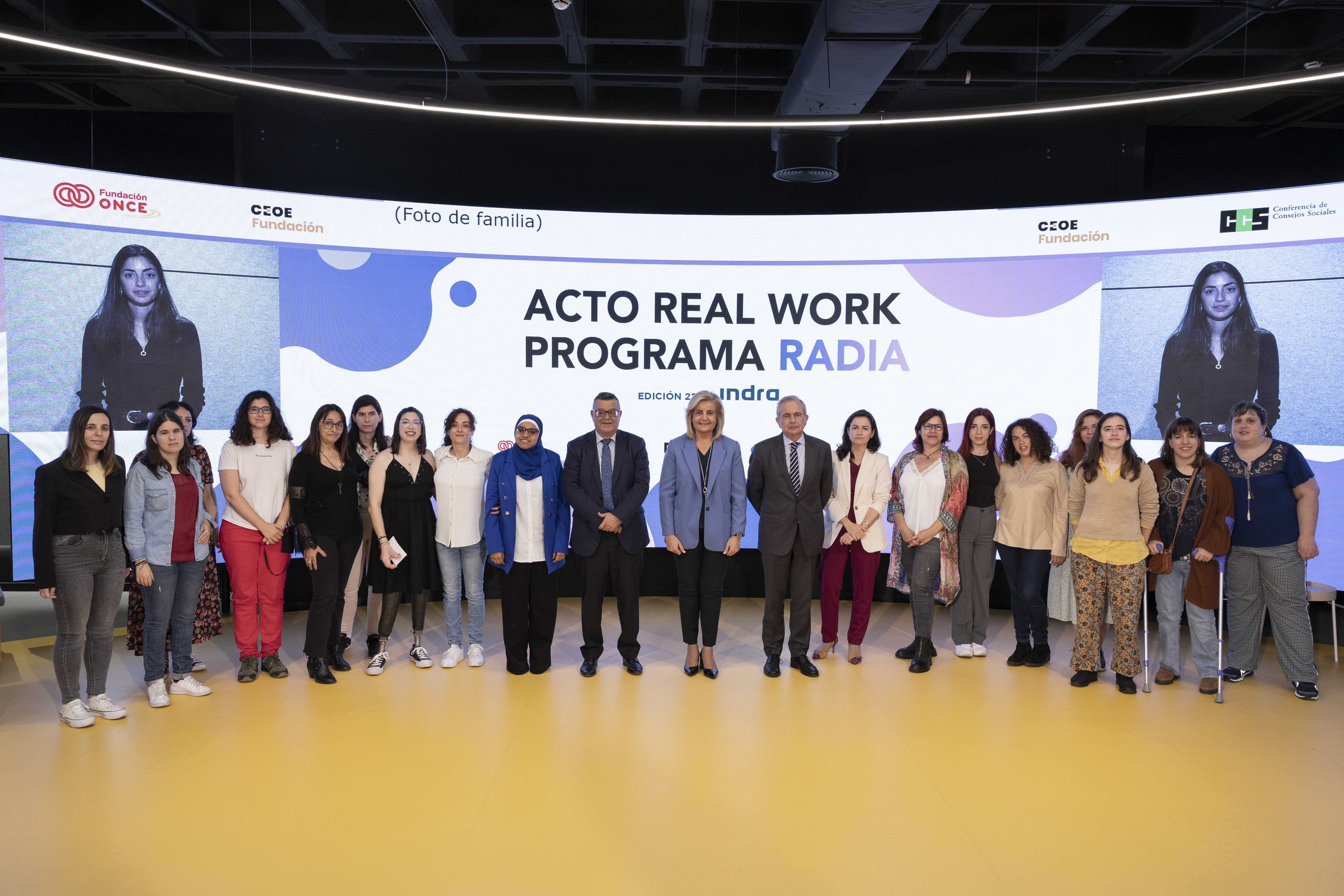 Foto de familia del programa Radia en Fundación ONCE