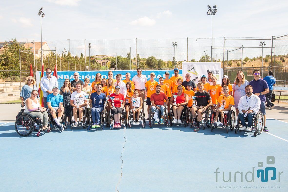 Foto de familia del VII Open Internacional Fundación ONCE ‘Ciudad de Rivas’ de tenis en silla de ruedas