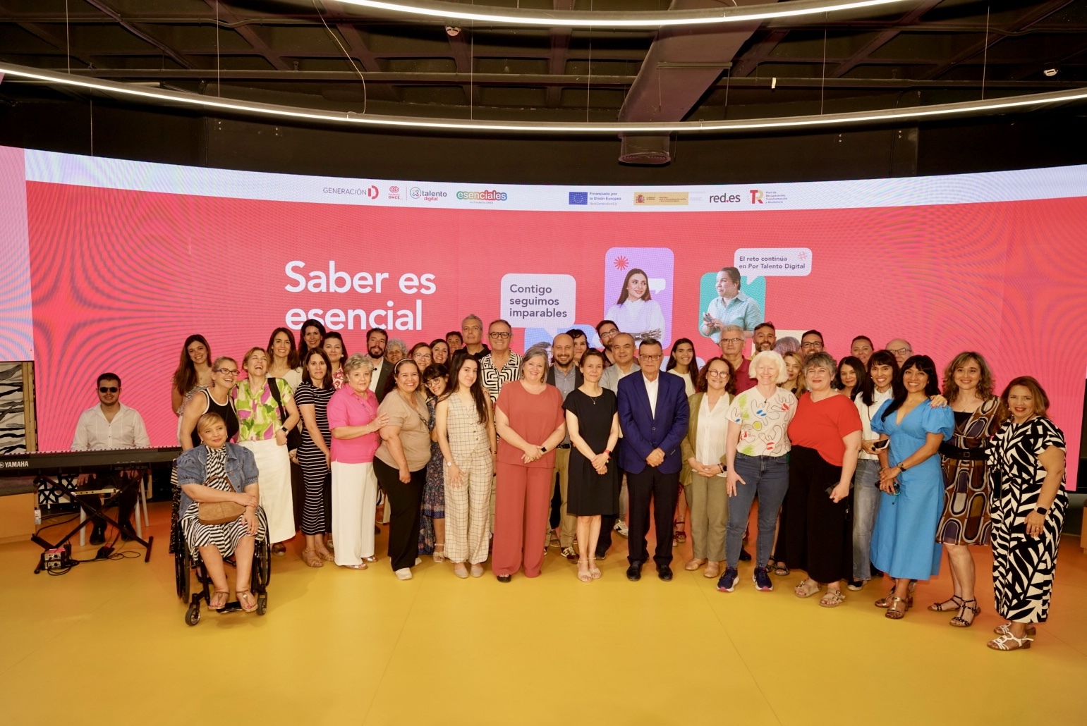 Foto de familia de la presentación de Esenciales en Madrid