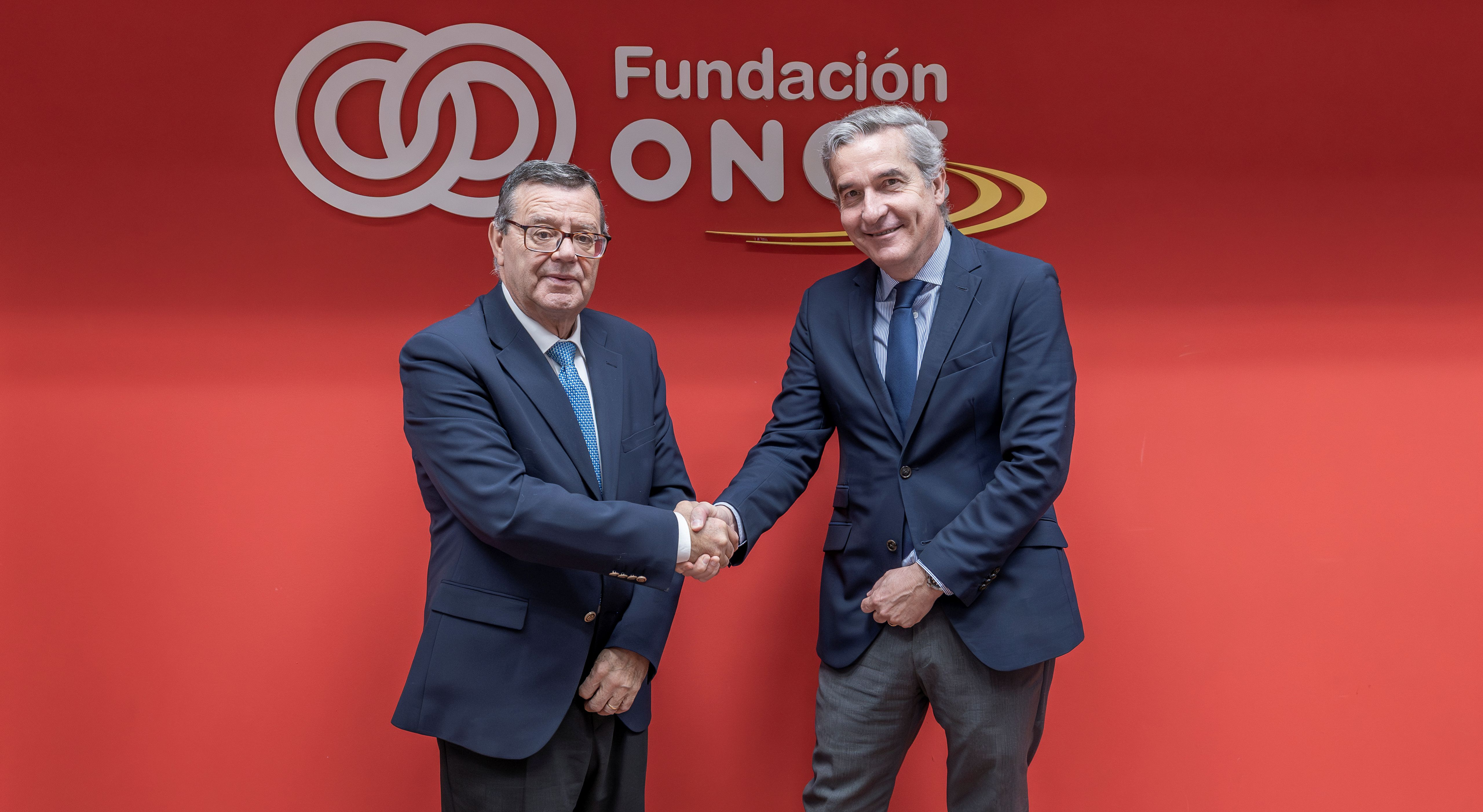 Foto de los firmantes del acuerdo en Fundación ONCE