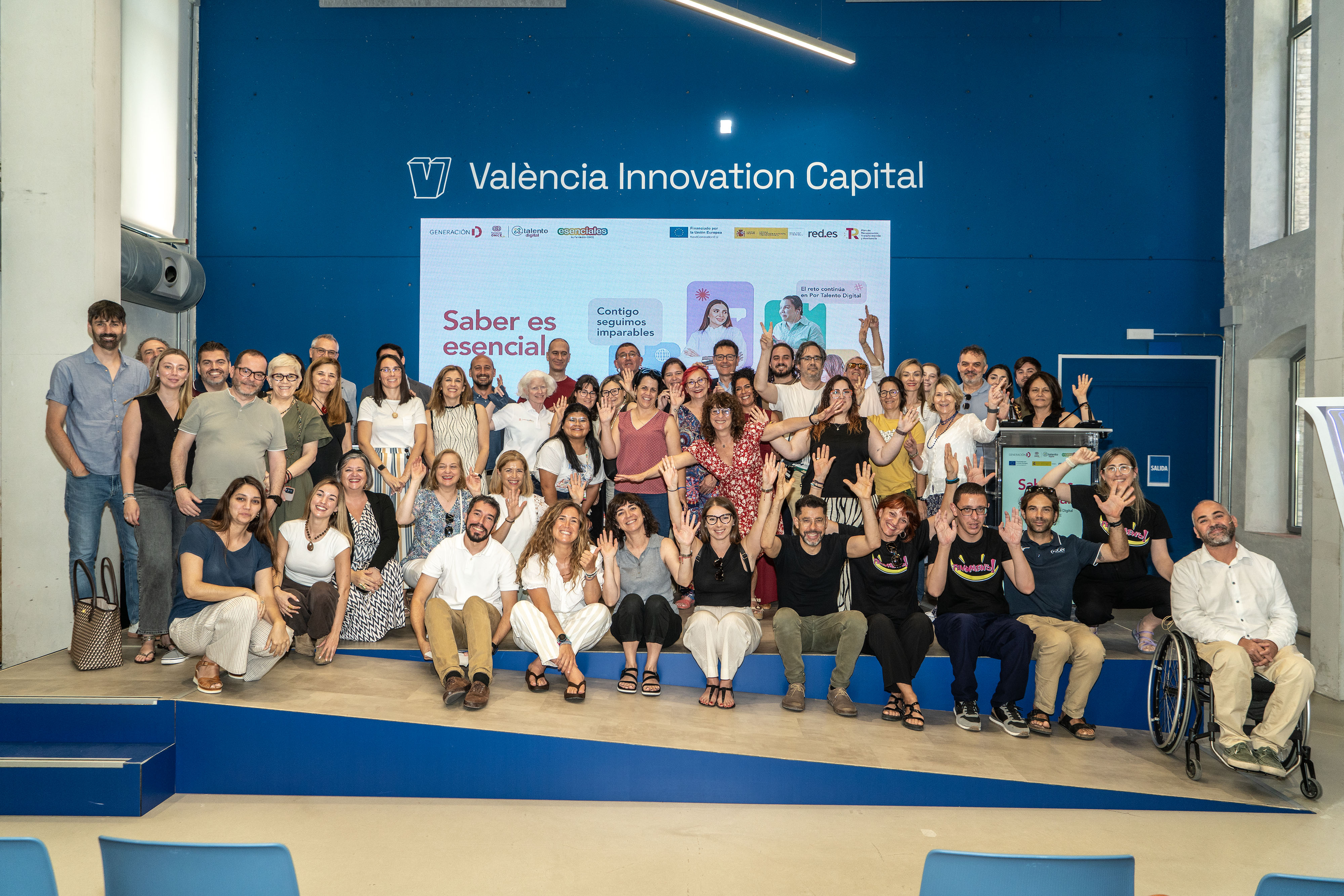 Foto de familia del acto de Esenciales en Valencia