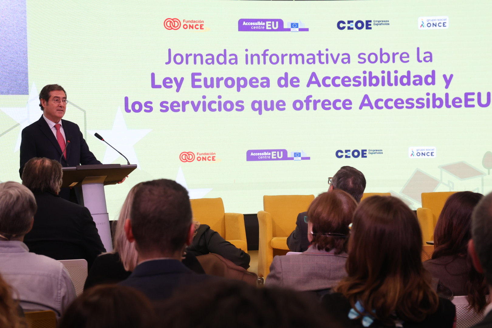 Foto del presidente de CEOE en la inauguración de la jornada