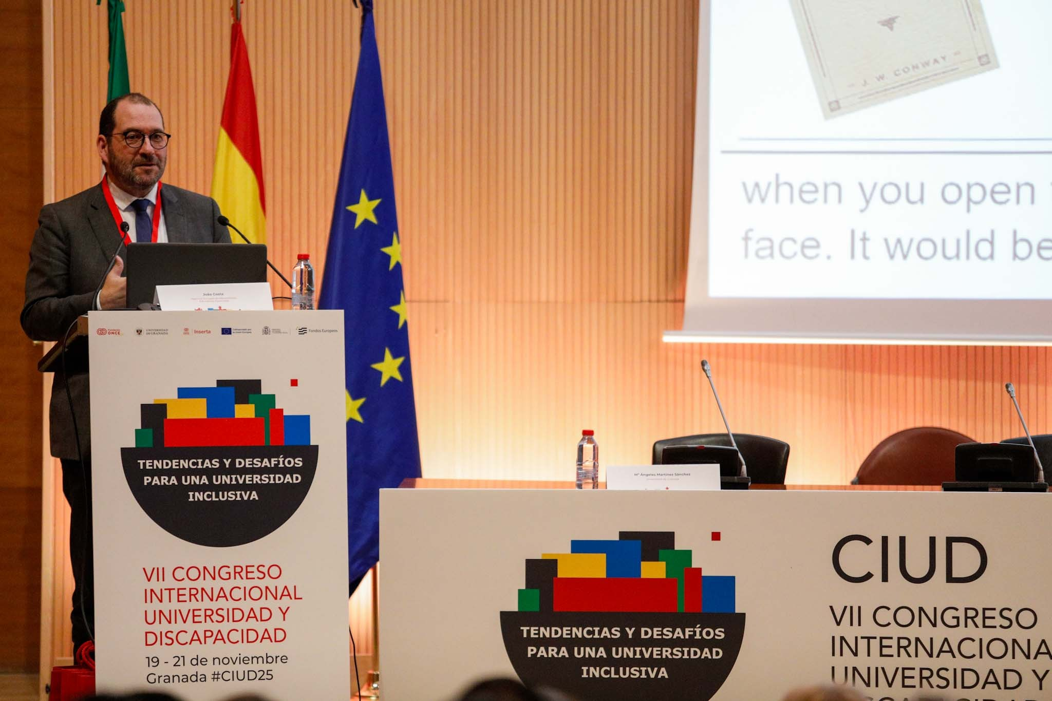 Foto de Joao Costa en la conferencia de clausura