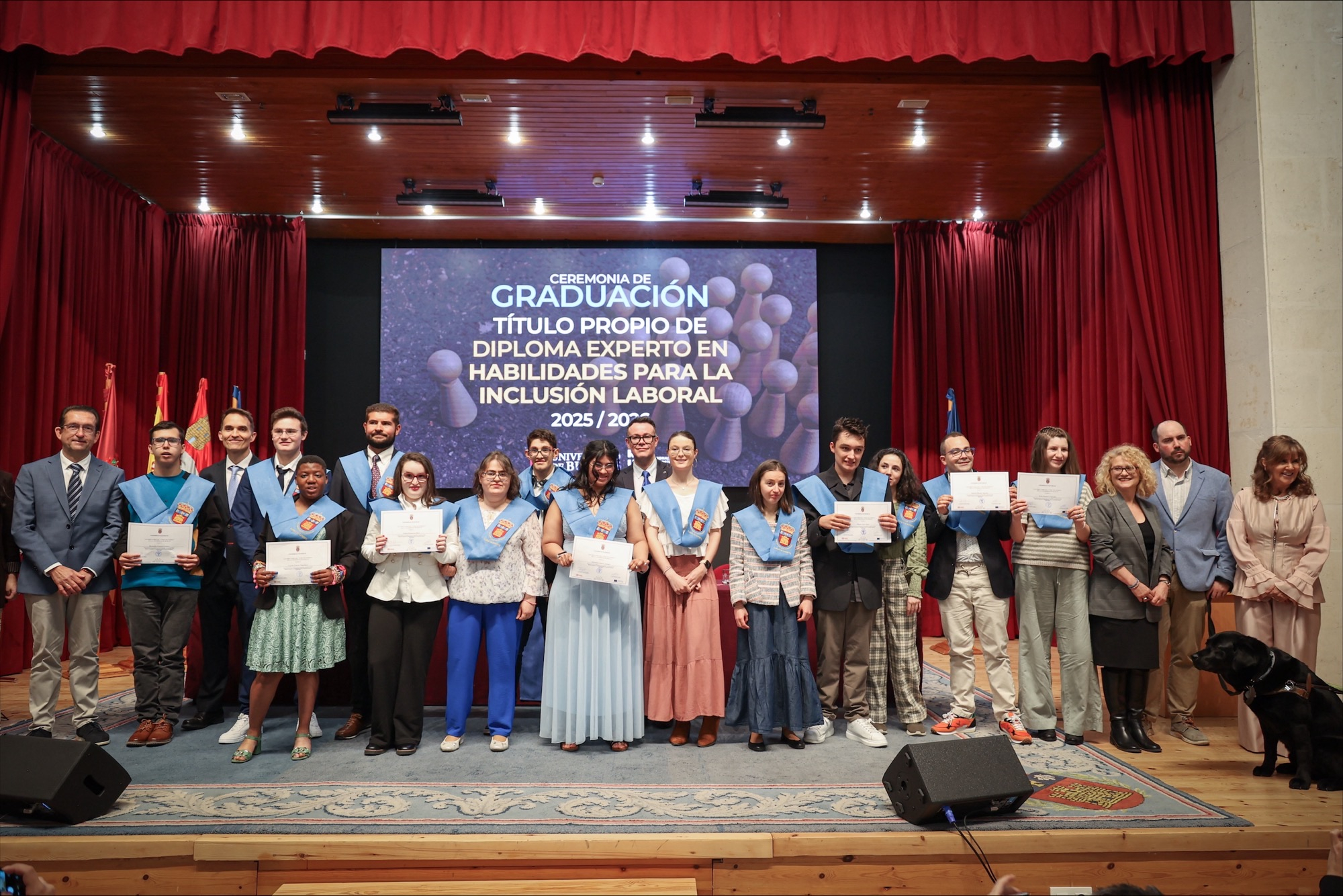 Foto del acto de graduación en la Universidad