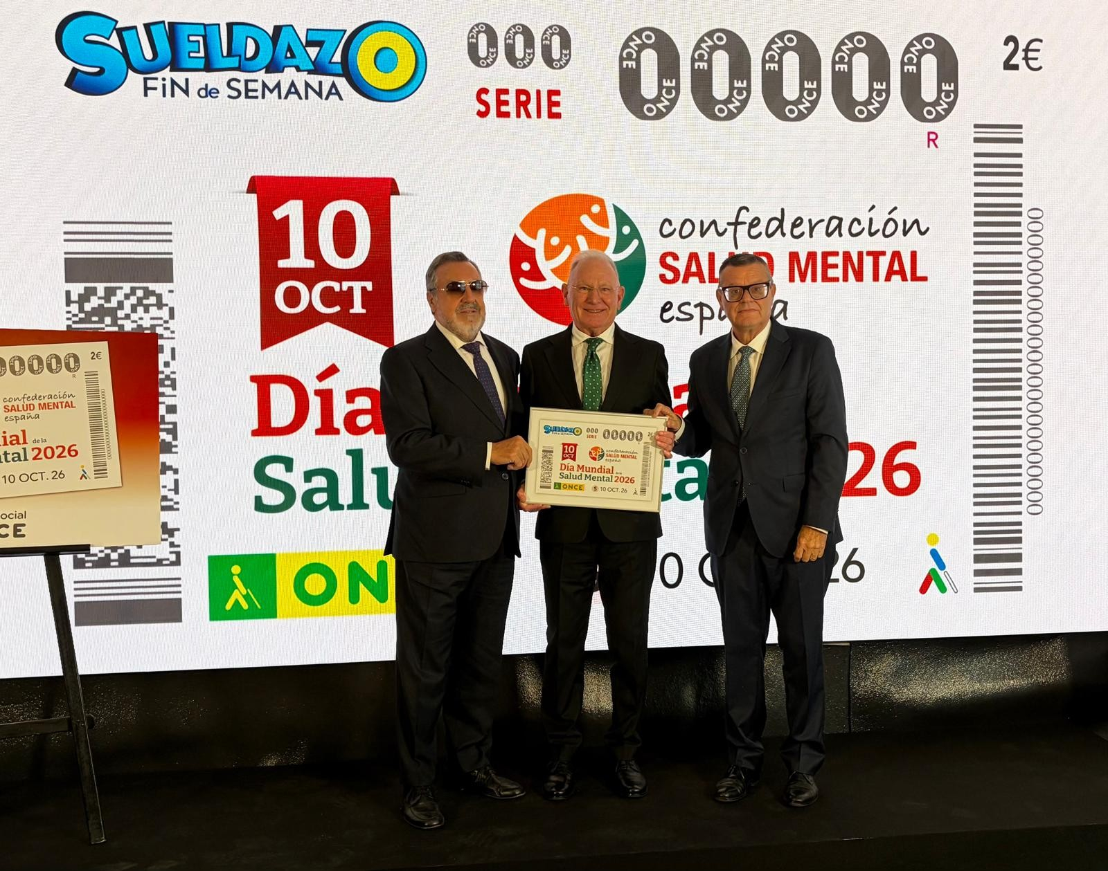 Foto del acto de entrega del Cupón de la ONCE