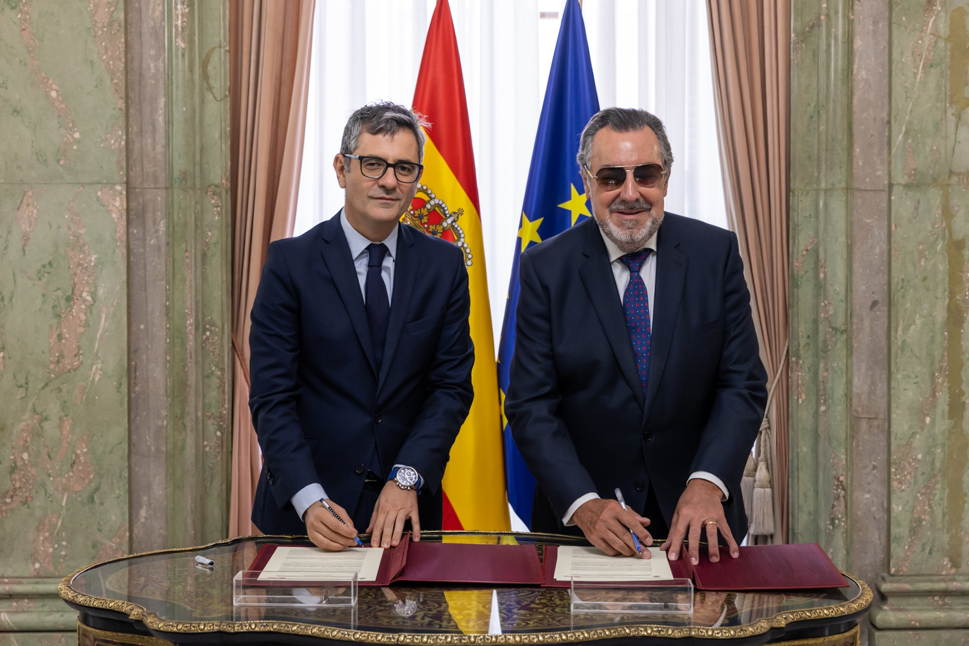 Foto de los firmantes del acuerdo