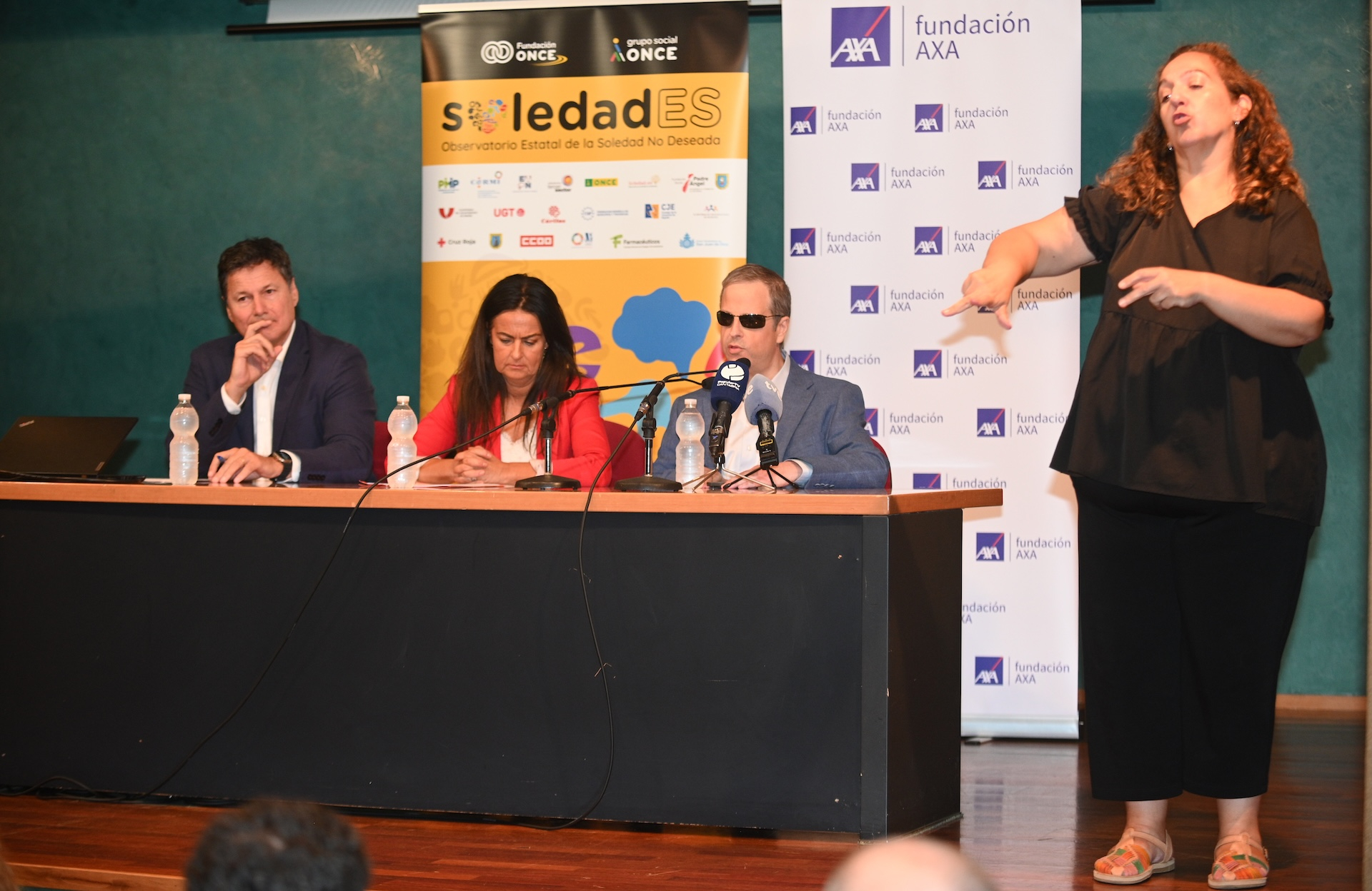 Foto del acto de presentación en Santander