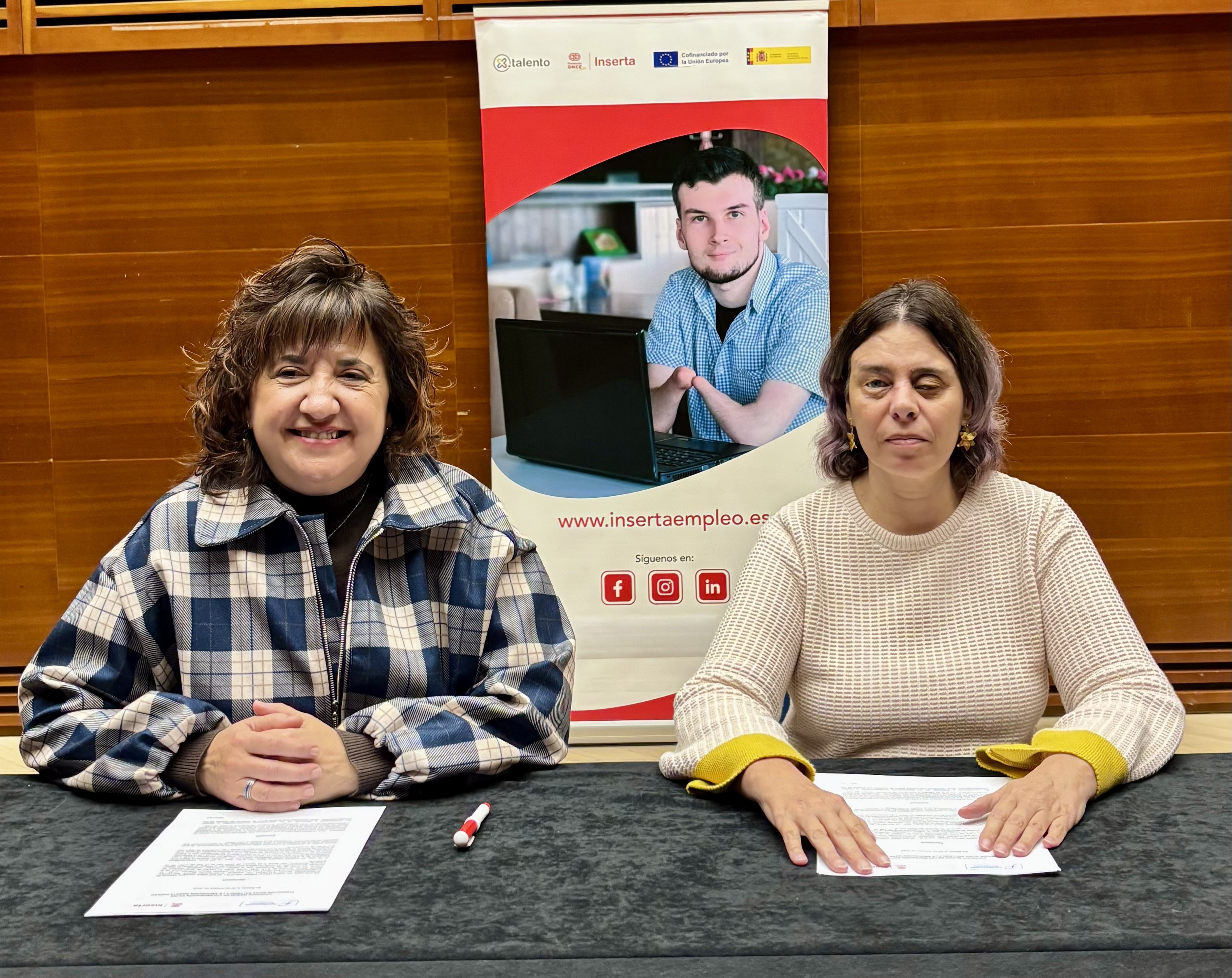 Foto de los firmantes del acuerdo