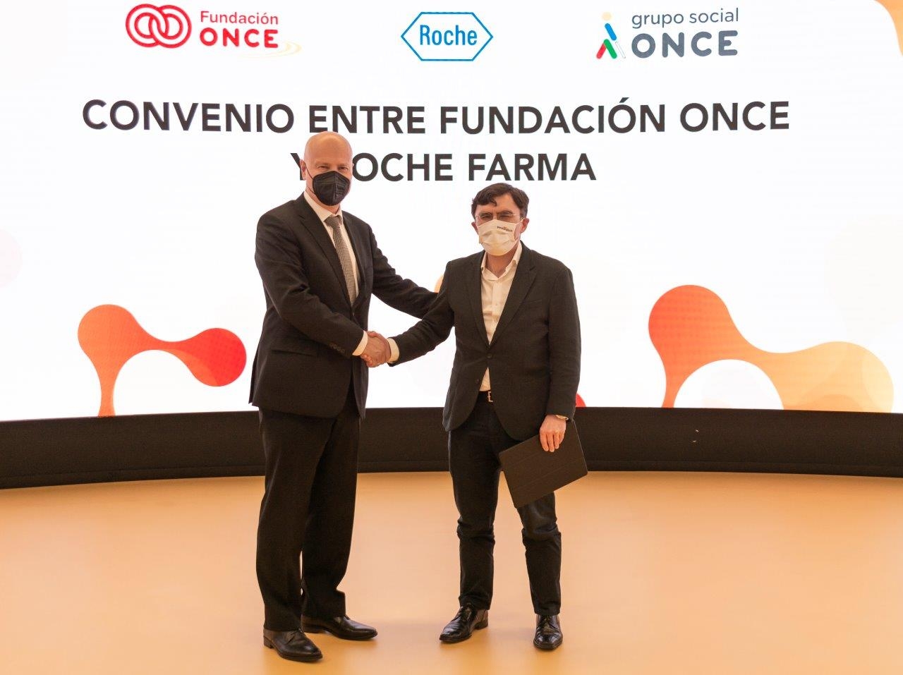 Fotografía de los firmantes del acuerdo