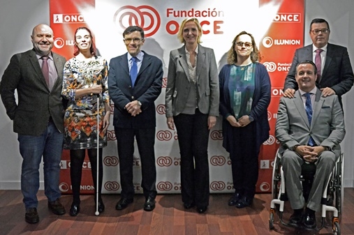 Foto de familia tras la presentación