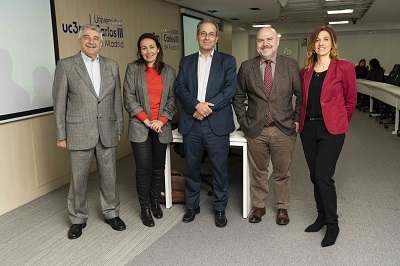 Foto de familia de las personas que han intervenido