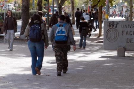 Foto de dos estudiantes