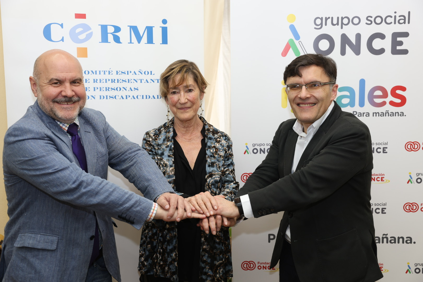 Fotografía de los firmantes del acuerdo