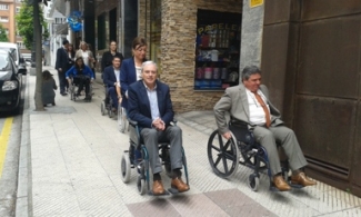 Foto de un momento de uno de los simulacros de discapacidad