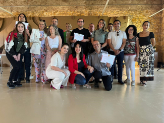 Fotografía de los alumnos en el acto de graduación