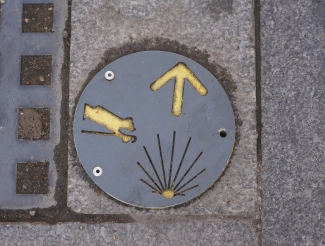 Fotografía de señalética del Camino de Santiago