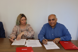 Fotografía de los firmantes del acuerdo