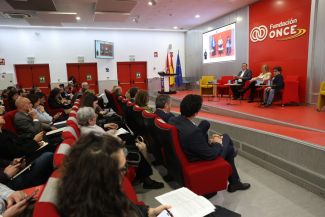 Foto de inauguración de la jornada en la sede de Fundación ONCE
