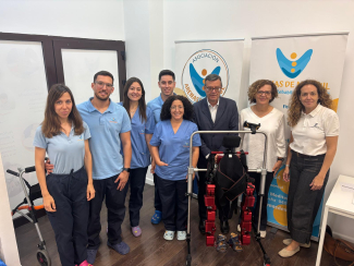 Foto de familia con el exoesqueleto
