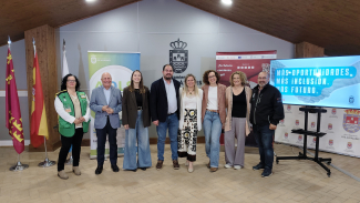 Foto del acto de firma del acuerdo en Los Alcázares