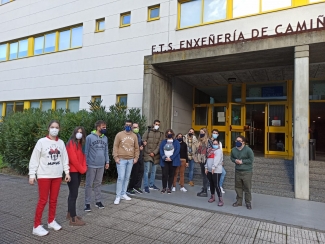 Foto de grupo de los alumnos durante una actividad realizada durante el curso