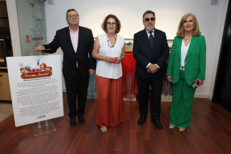 Foto del acto de inauguración de la exposición en la sede de Fundación ONCE