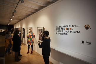 Fotografía del acto de inauguración de la exposición