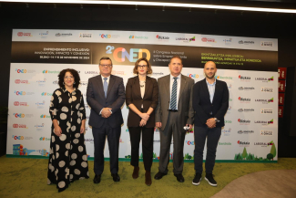 Foto de familia de la clausura del Congreso Emprendimiento y Discapacidad