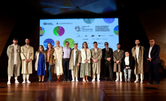 Foto de familia en la inauguración de la Bienal de Fundación ONCE