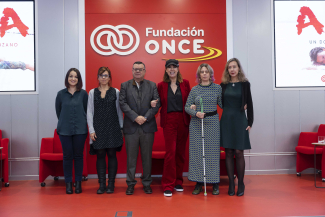 Foto de familia del acto de presentación del documental 'Ava' en Fundación ONCE