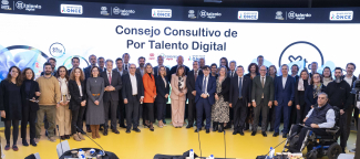 Fotografía de familia de los particpantes en la reunión del Consejo Consultivo